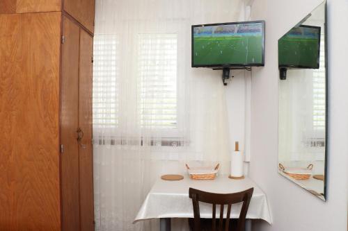  Apartment for one person in Kukljica