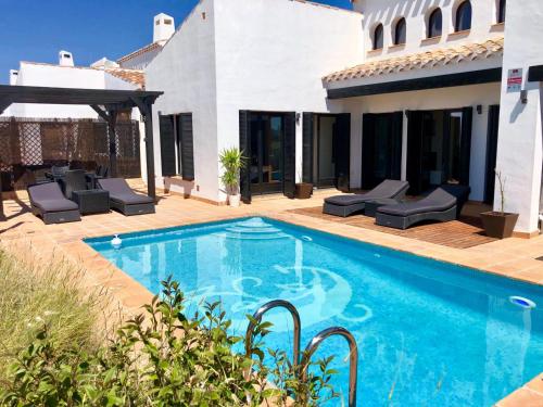 El Valle Signature Villa - Frontline Golf Villa with Private Pool gîte à louer Casas del Civil