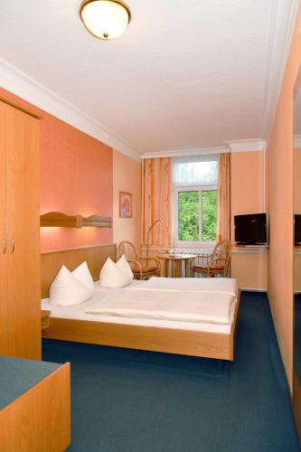 1 queen bed