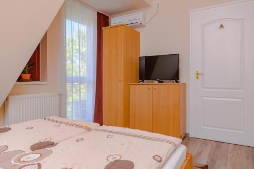 Apartment with Balcony image 9