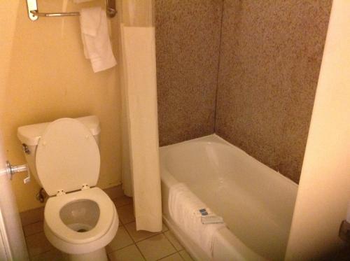 Executive Inn & Suites detail