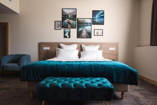 2 queen beds