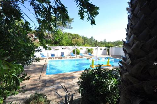 Fantastic vacation getaway Private Tennis Court Golf Practice Facility - image 3