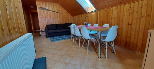 Gesztenyes Apartmanhaz Tiszaalpar in Tiszaalpár
