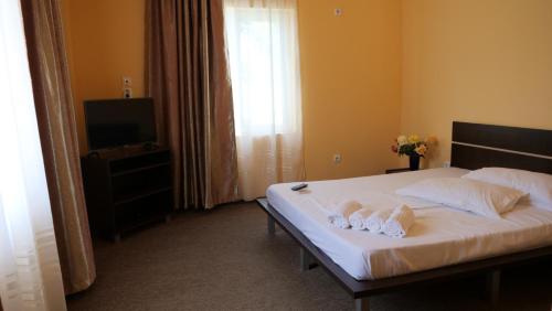 Double Room with Private Bathroom image 3