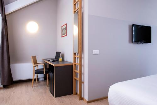 306771657 Hotel Osteria della Pista dal 1875