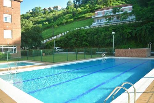 ¡Nuevo! Coqueto y comodo apartamento con piscina y padel