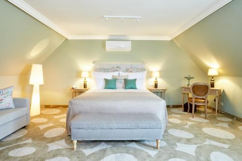 Bed, Crocus Gere Bor Hotel Resort & Wine Spa in Villany