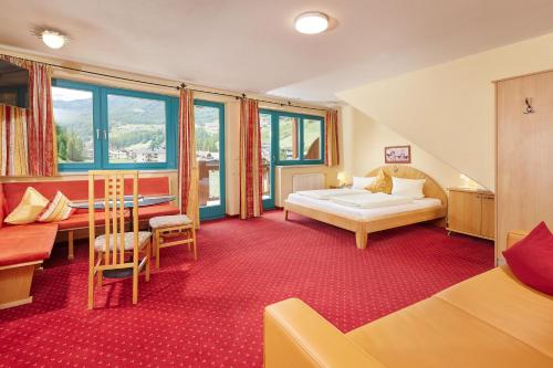Hotel Sunny - image 6