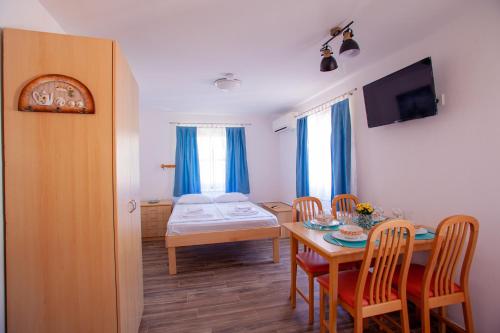 Arcobaleno Apartments in พิราน