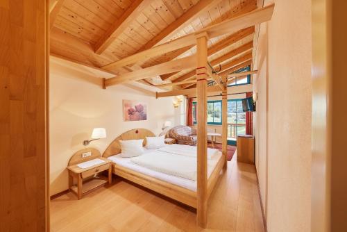 Hotel Sunny - main image