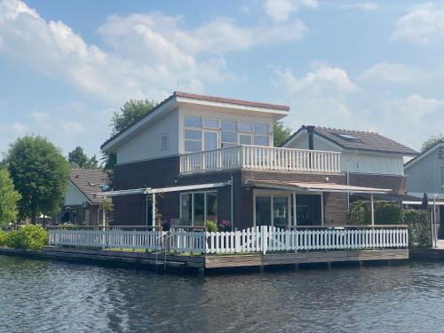  Water Villa Minaro Vinkeveen in Vinkeveen