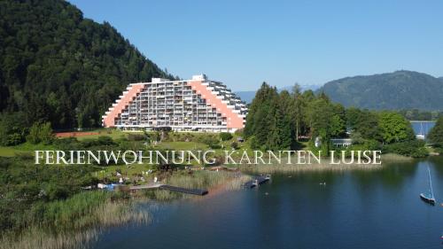 Ferienwohnung Kärnten Luise direkt am Ossiacher See in Villach, Österreich