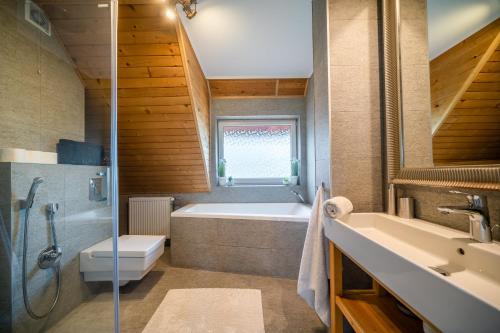 100 m2 Apartment - Nabucco with 270 degree Mountain View, 65 Oled TV, Netflix, PS5 Console, Zakopane (photo 8)