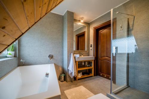 100 m2 Apartment - Nabucco with 270 degree Mountain View, 65 Oled TV, Netflix, PS5 Console, Zakopane (photo 9)