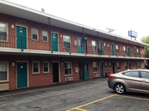 Express Inn - Accommodation - Towson