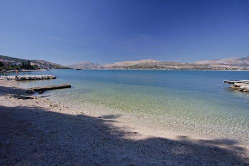 Apartment in Slatine with Terrace, Air conditioning, Wi-Fi (4783-2)