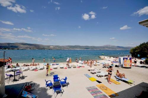 Apartment in Slatine with terrace, air conditioning, WiFi (4783-1)