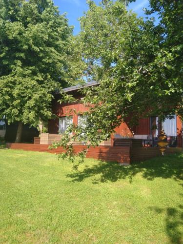 Abri de jardin gîte à louer Salmchâteau