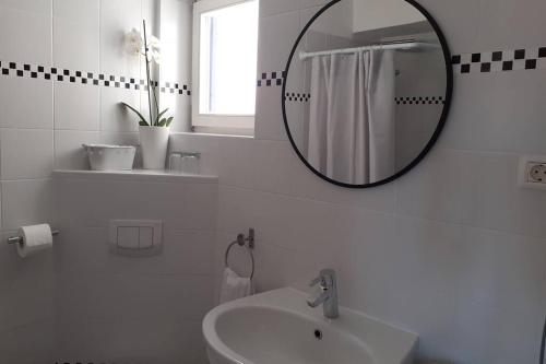 Comfortable studio in old town, Labin (foto 3)
