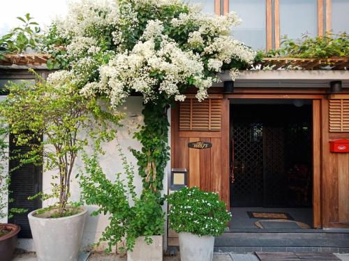 liaw base house - 출입구