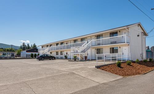 Sundowner Motel Sequim - image 2