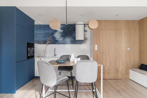 One-Bedroom Apartment image 9