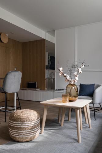 One-Bedroom Apartment image 5