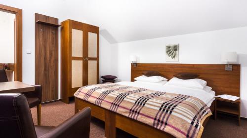 One-Bedroom Apartment (2 Adults)