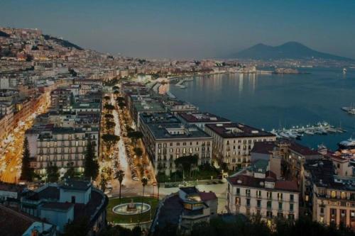 Accanto all'autostrada al centro tra Roma e Napoli