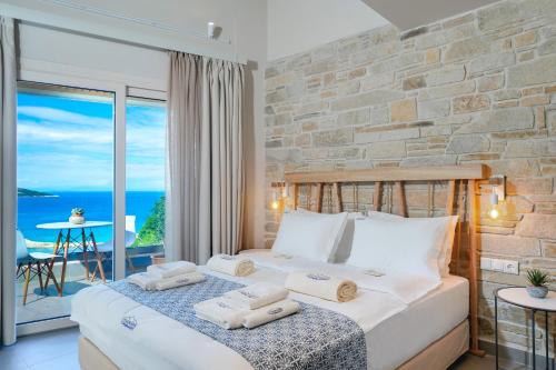 . Lithorama Boutique Suites