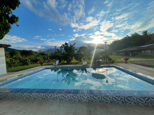 Swimming pool, Hotel campestre campos verdes in Roldanillo