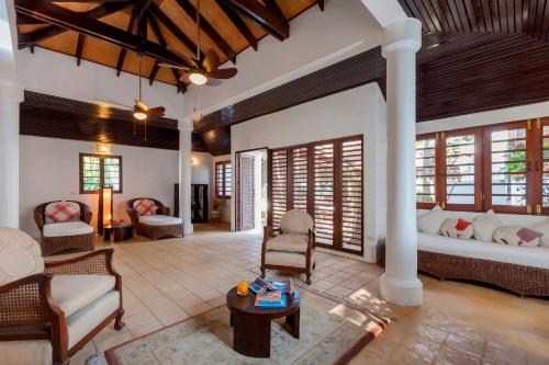 Baan Khunying - Secluded Phuket Beachfront Villa - SHA Certified