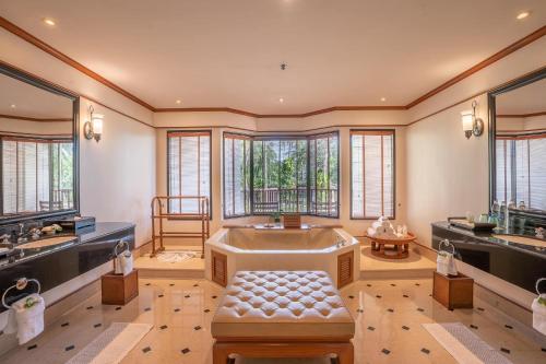 バスルーム, JW Marriott Phuket Resort & Spa in マイカオ