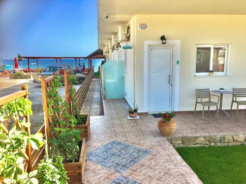 Emmanouela's Apts Room Type - Apartment - Ground Floor