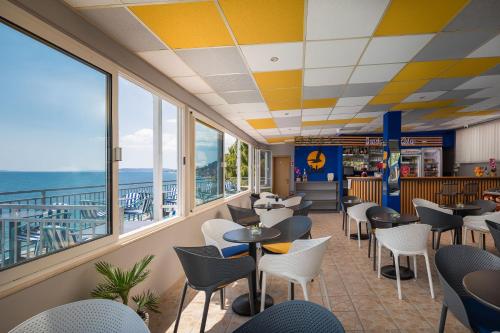 Solar Beach Inn - image 12