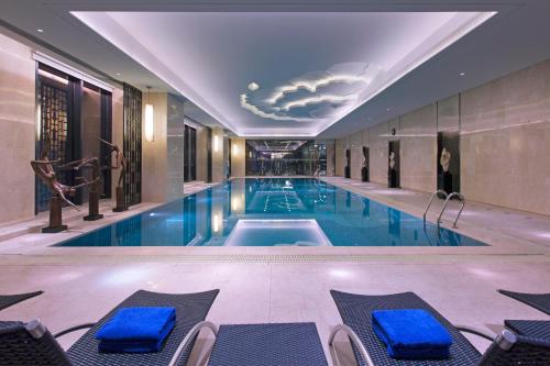 Swimming pool, Wanda Vista Hotel Changsha in Changsha