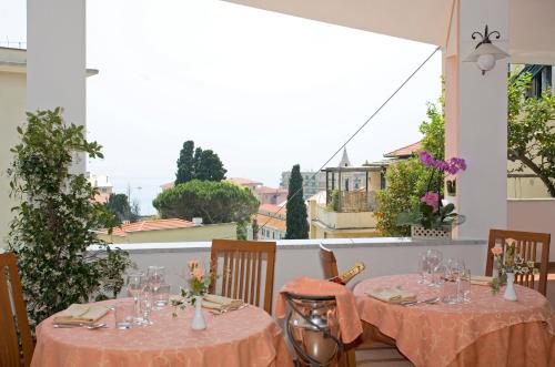 Hotel Noris - image 5