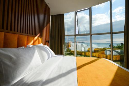 Deluxe Double Room with Balcony and Sea View