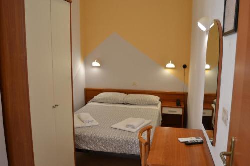 Economy small double room