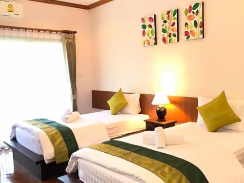 room detail thumbnail 1