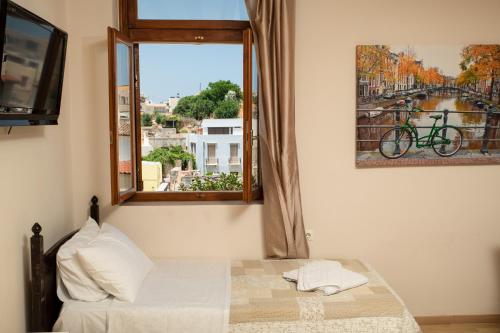 Economy Double or Twin Room image 2