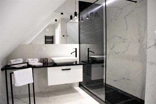 Apartamenty Royal Maris 4 - image 10