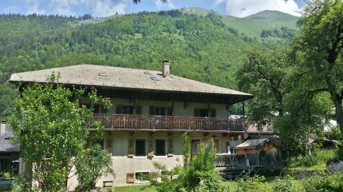 Viesnīcas āriene, Appartement dans chalet 5 chambres 130 m2 centre village in Montrionda