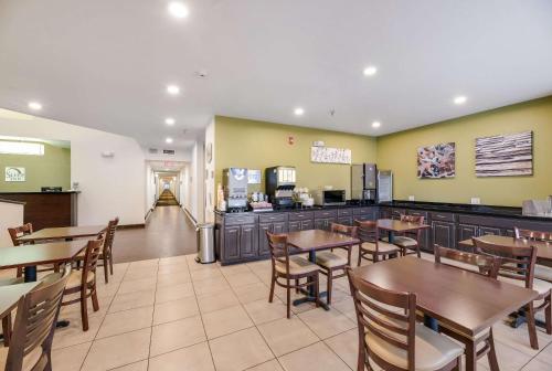 Sleep Inn Flagstaff - image 12