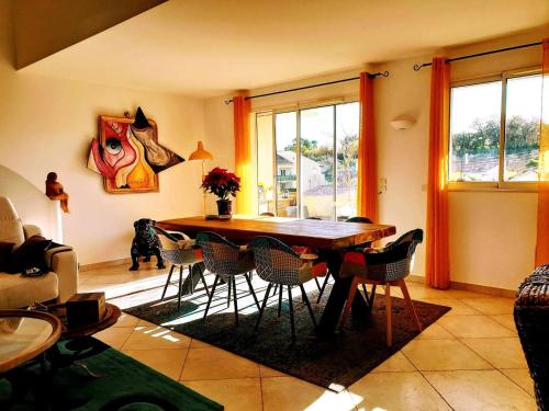 Draguignan Tres Beau Duplex 136m2 Terrasse Pkg gîte à louer Draguignan