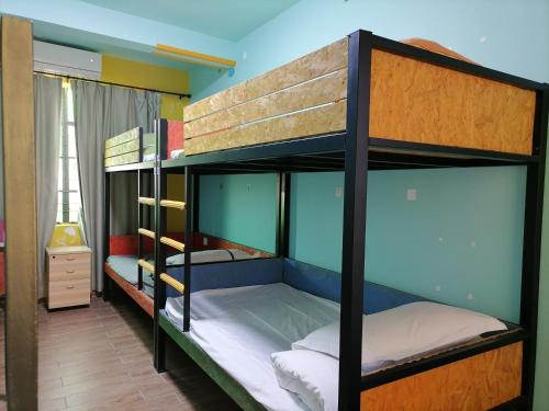 Li You International Youth Hostel