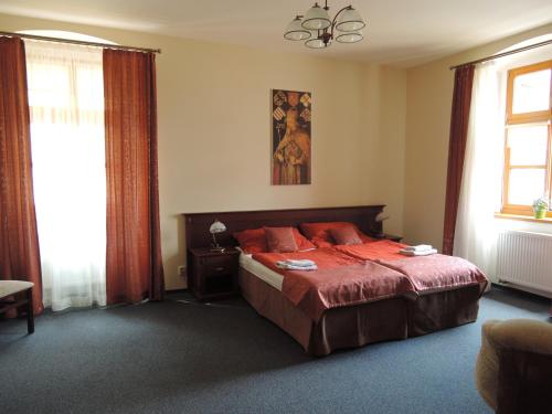 1 queen bed