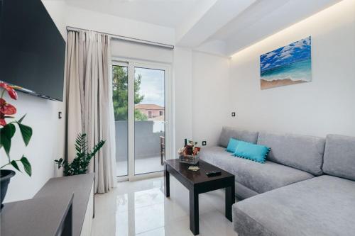 Corner45 Apartments in Kalamaki Center, by ZanteWize 4