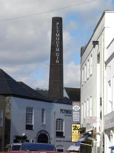 附近景點, Spacious Plymouth Studios at St Augustines House - ideal for city break! in 埃福德